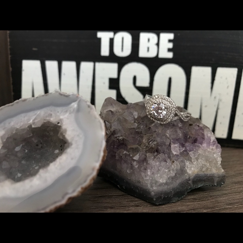 Engagement ring set - Picture 3 of 4